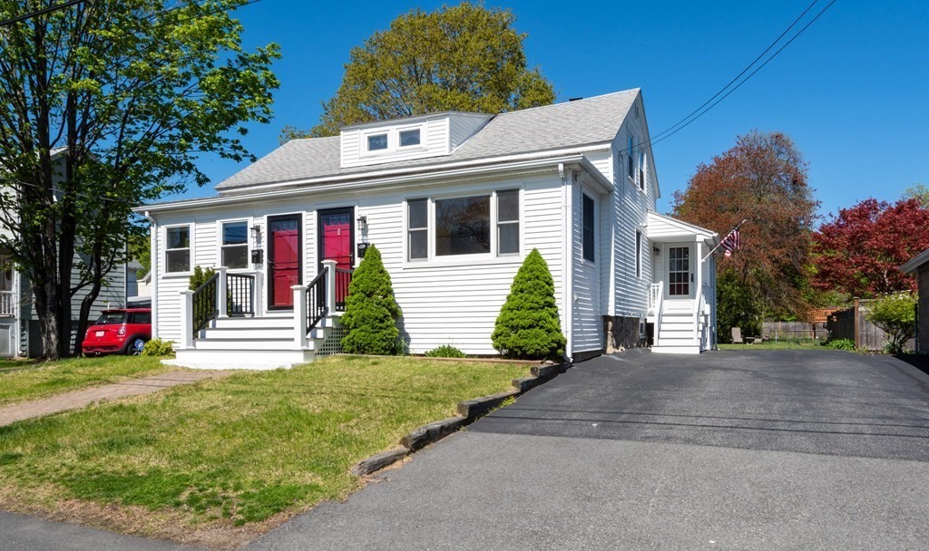 7 Maple Street, Unit 7 Reading, MA 01867 - Photo 2 of 40