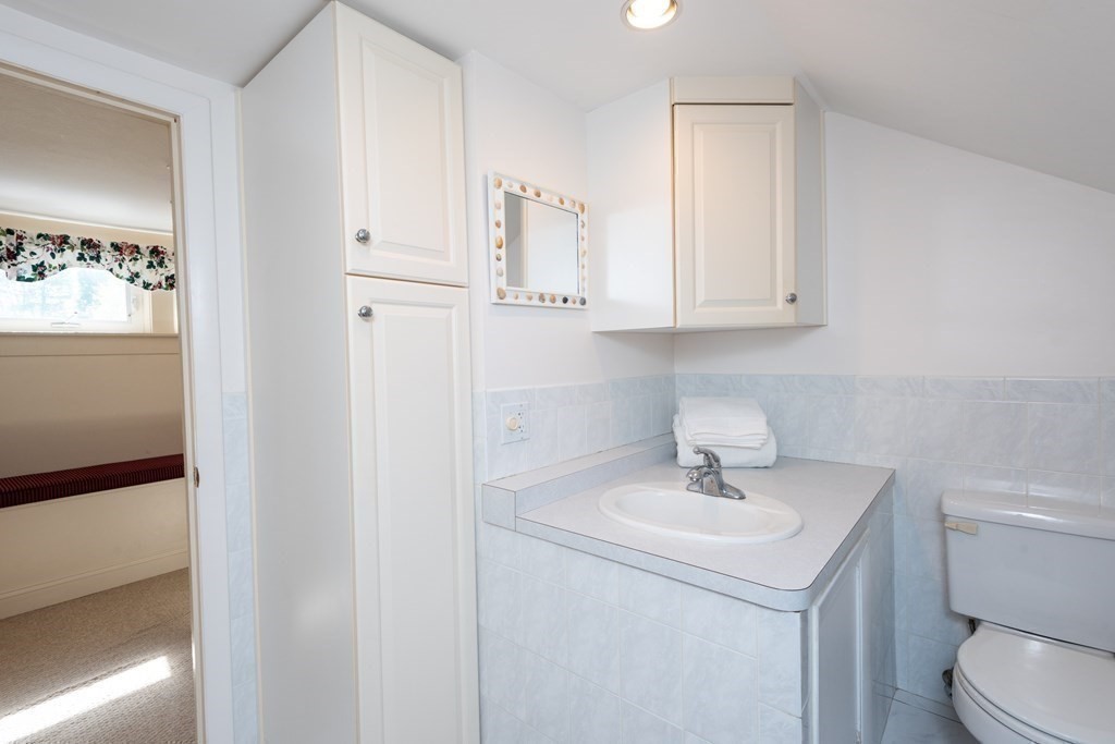 7 Maple Street, Unit 7 Reading, MA 01867 - Photo 29 of 40