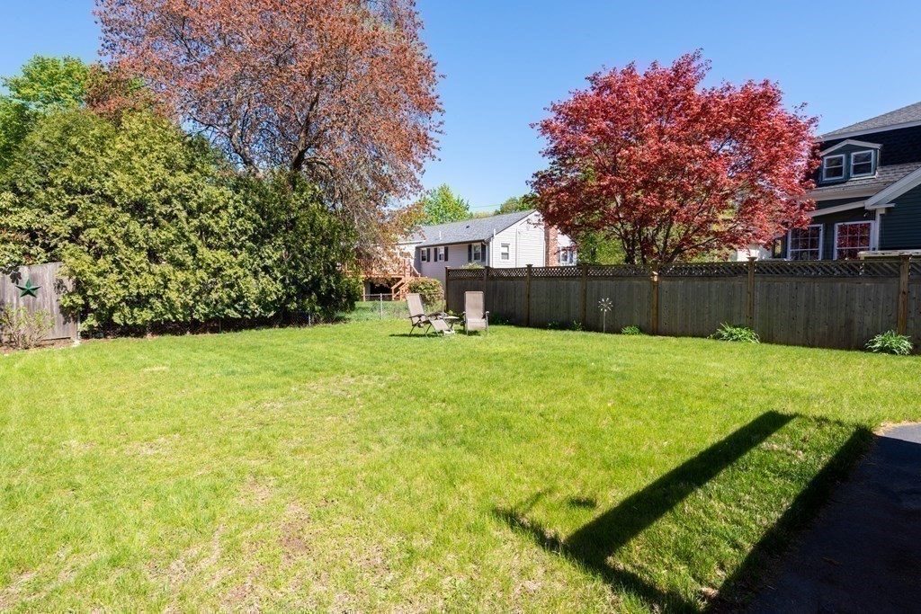 7 Maple Street, Unit 7 Reading, MA 01867 - Photo 34 of 40