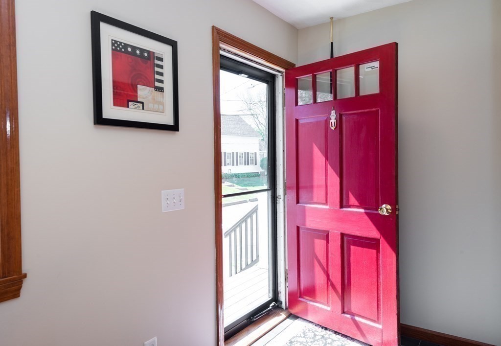 7 Maple Street, Unit 7 Reading, MA 01867 - Photo 4 of 40