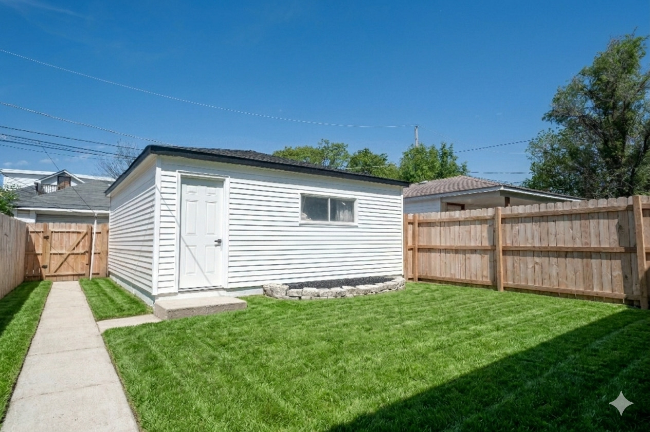 8620 South Union Avenue Chicago, IL 60620 - Photo 7 of 41 a backyard of a house with lots of green space
