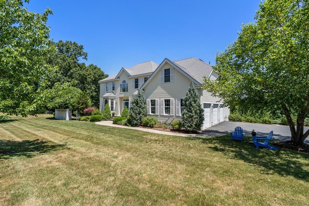 28 Mohawk Path Holliston, MA 01746 - Photo 3 of 35 Gallery Image 3
