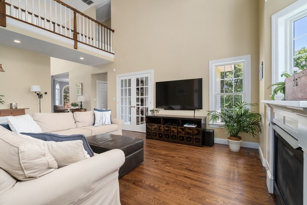 28 Mohawk Path Holliston, MA 01746 - Photo 6 of 35 Gallery Image 6