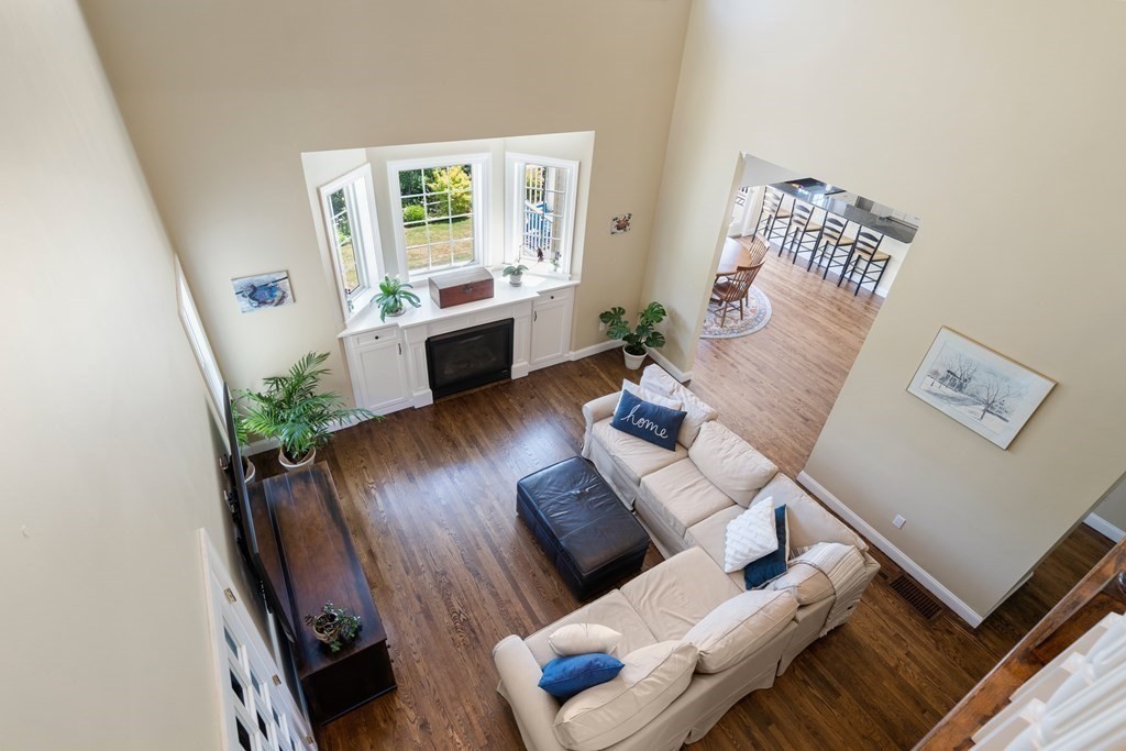 28 Mohawk Path Holliston, MA 01746 - Photo 7 of 35 Gallery Image 7