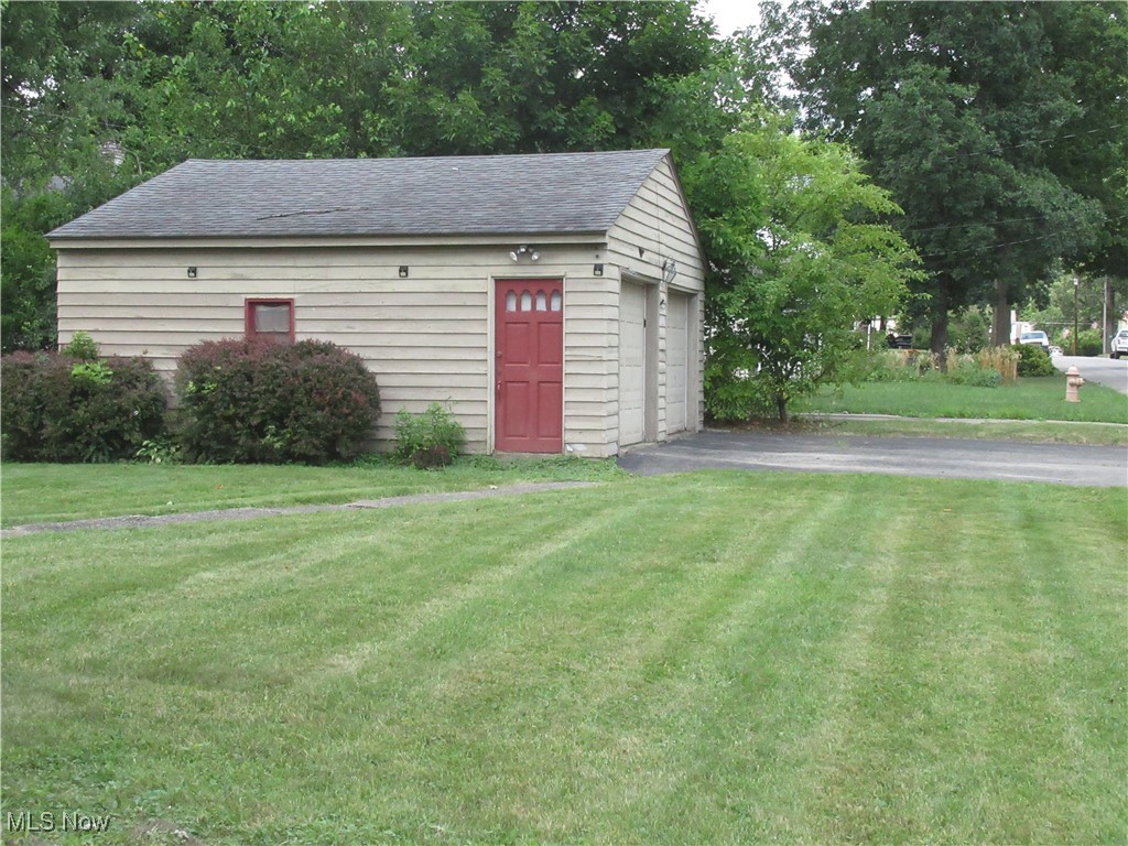 272 Shields Road Youngstown, OH 44512 - Photo 18 of 24 Gallery Image 18
