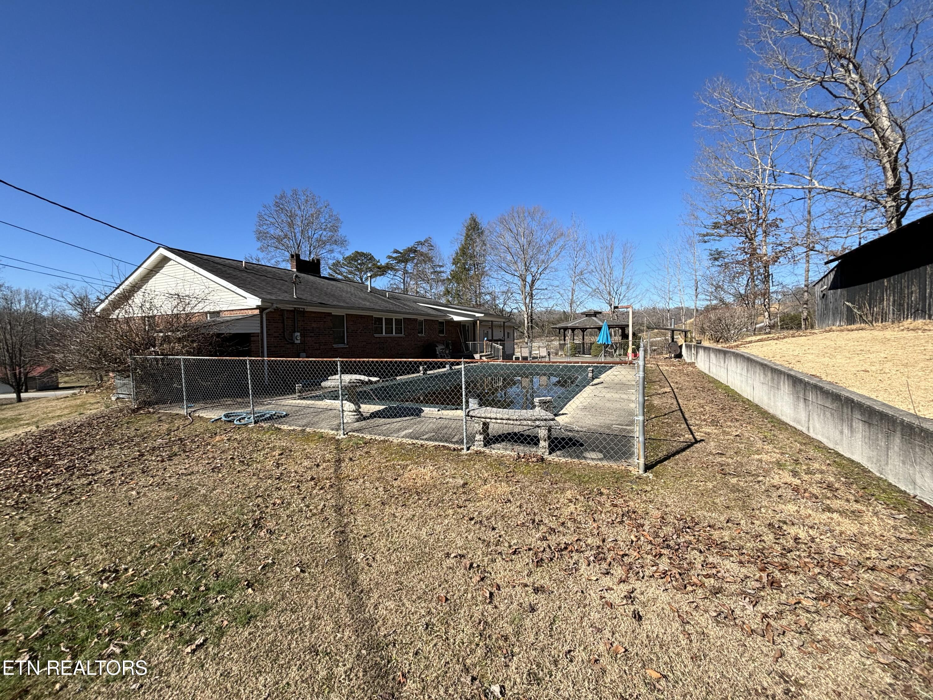190 Park Road Huntsville, TN 37756 - Photo 8 of 32 IMG_0243