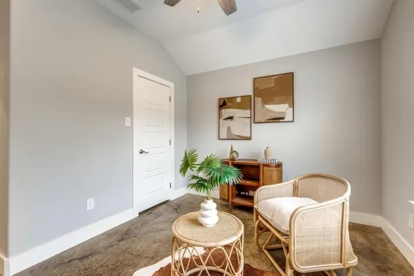 $1,800 | 2205 North Hickory Street, Sherman, TX 75092