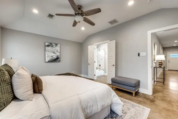 $1,800 | 2205 North Hickory Street, Sherman, TX 75092