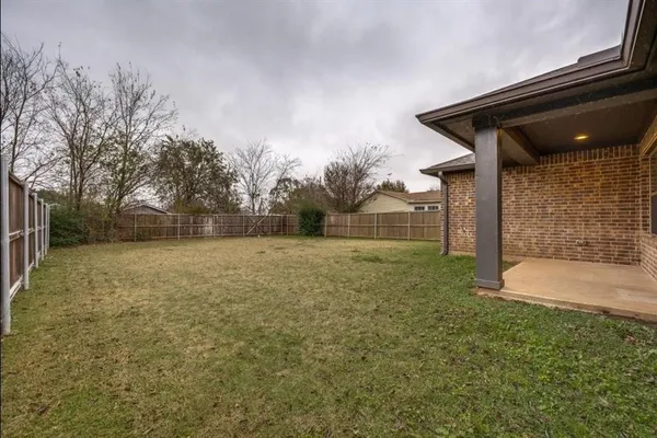 $1,800 | 2205 North Hickory Street, Sherman, TX 75092