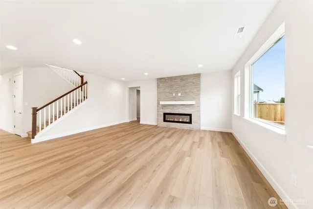 $999,990 | 2213 Oak Court, Unit 11, Milton, WA 98354