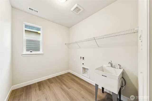 $999,990 | 2213 Oak Court, Unit 11, Milton, WA 98354