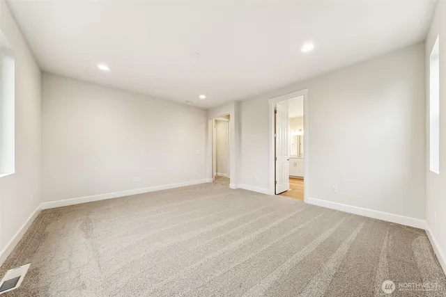 $999,990 | 2213 Oak Court, Unit 11, Milton, WA 98354