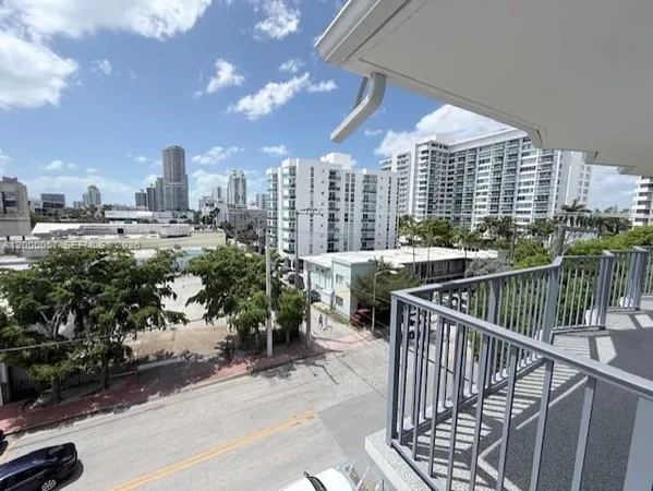 $2,900 | 1100 Alton Road, Unit 5B, Miami Beach, FL 33139