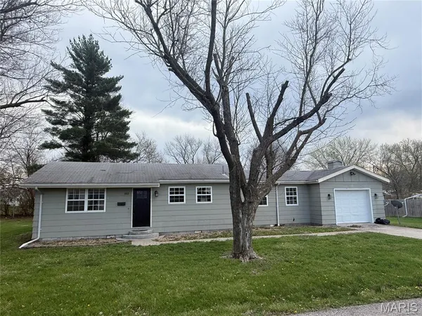 $179,900 | 103 South 13th Street, Bowling Green, MO 63334