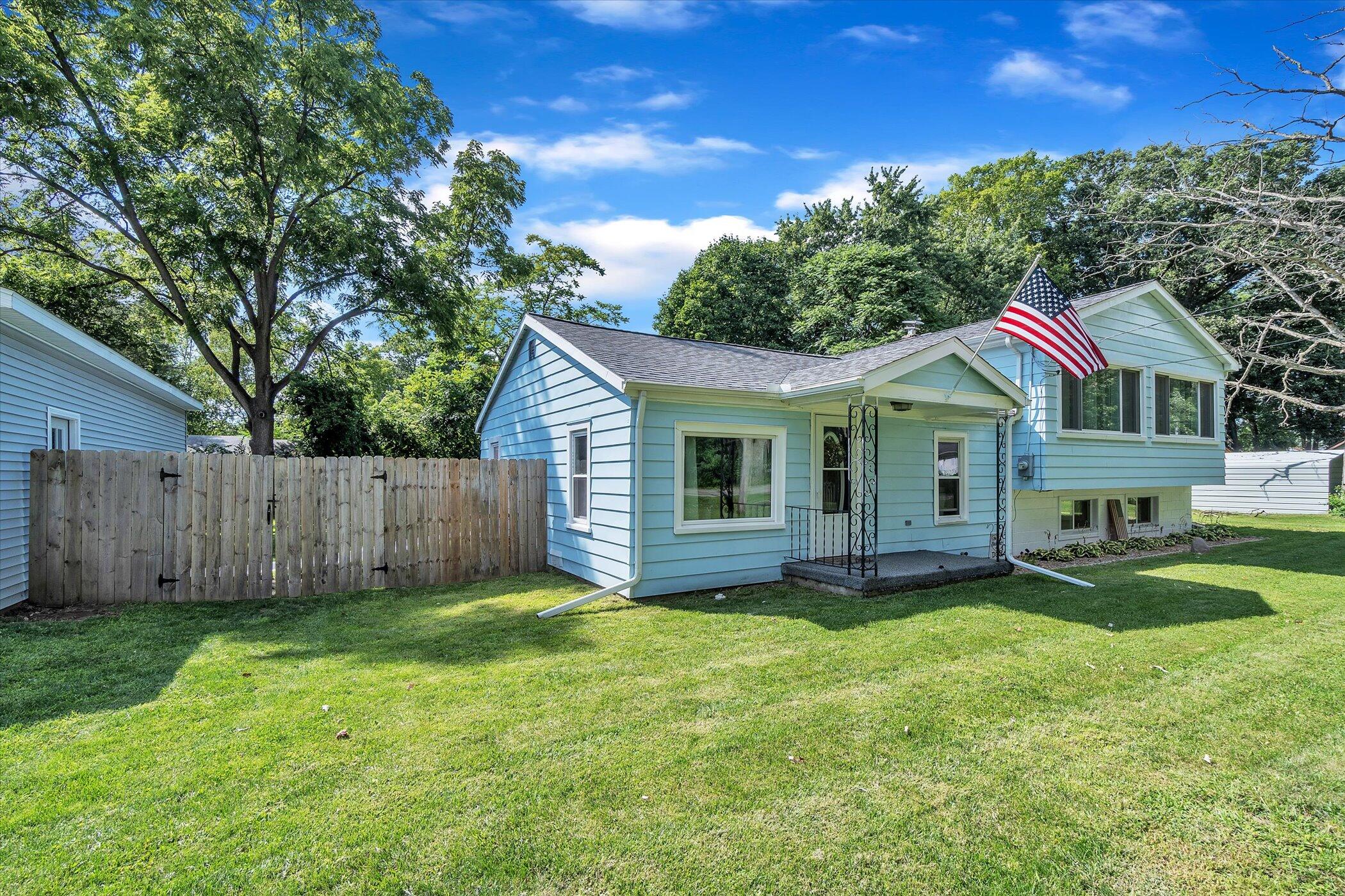 4780 Draper Road Jackson, MI 49203 - Photo 3 of 50 02-4780-Draper-Rd-WindowStill-Real-Estat