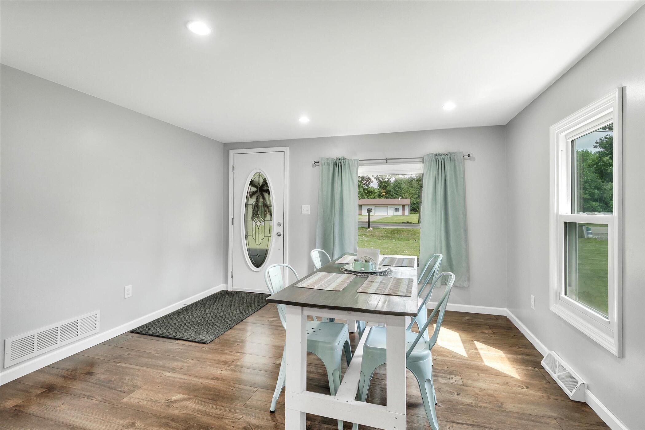 4780 Draper Road Jackson, MI 49203 - Photo 8 of 50 08-4780-Draper-Rd-WindowStill-Real-Estat