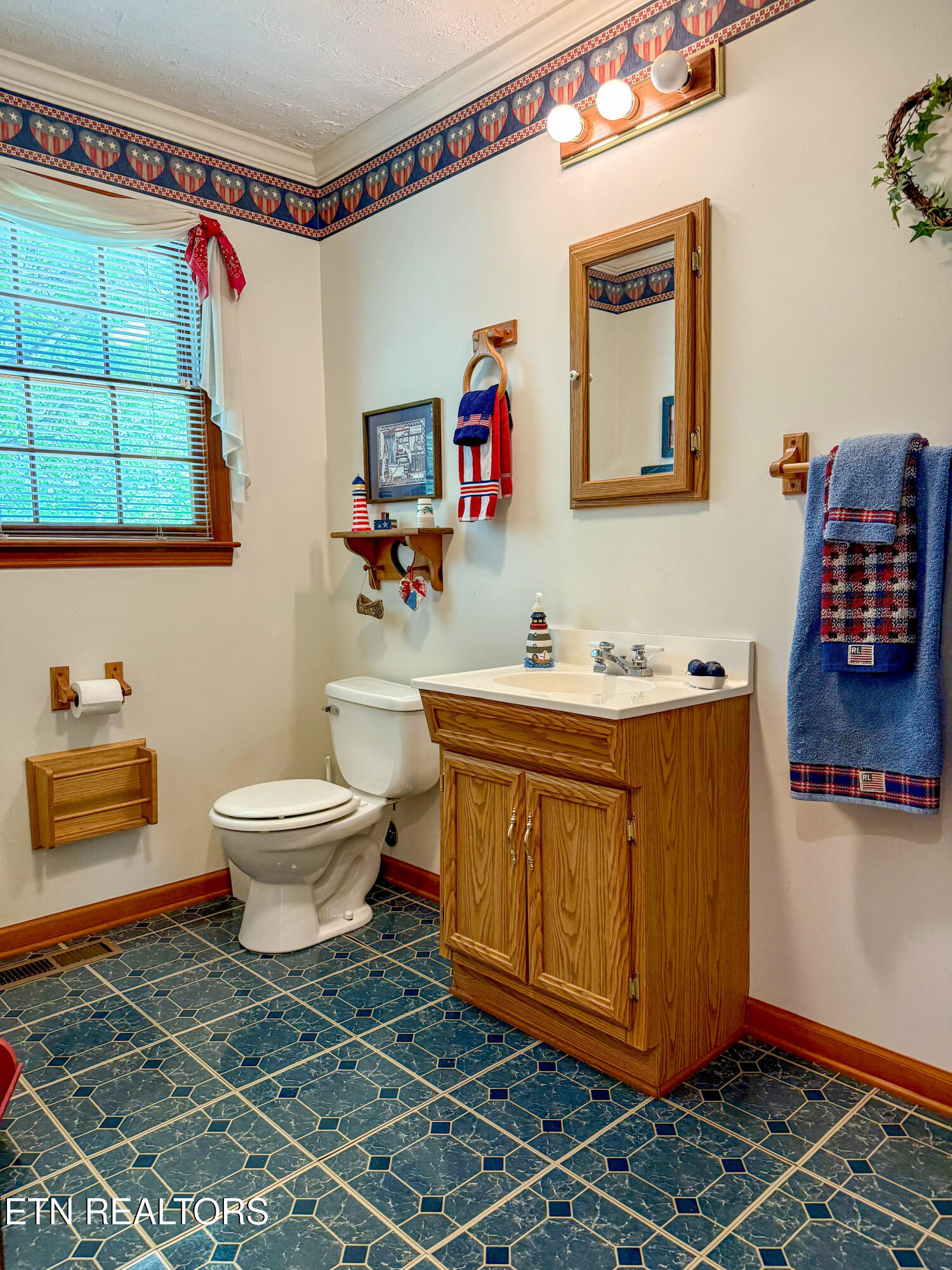 676 Sunny Point Road Baxter, TN 38544 - Photo 13 of 38 Bathroom