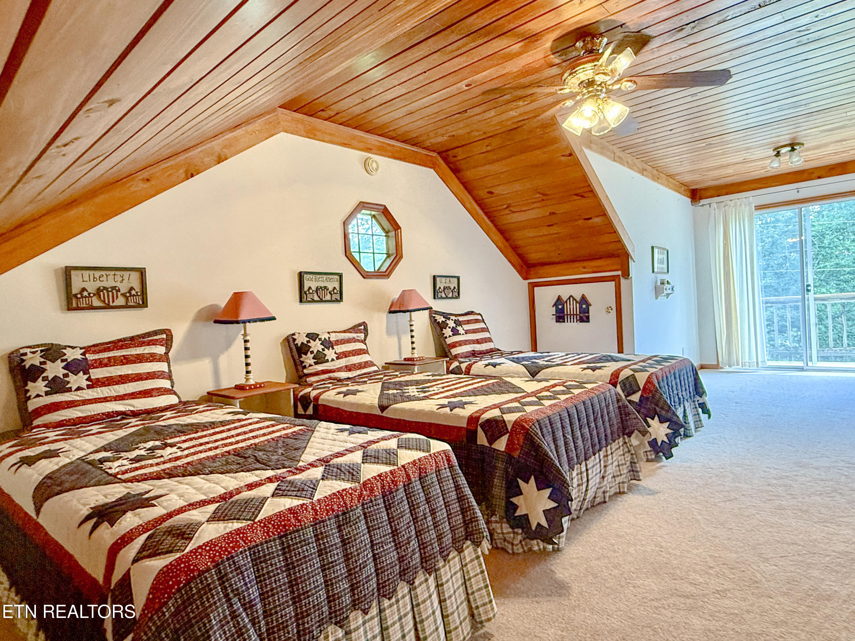 676 Sunny Point Road Baxter, TN 38544 - Photo 16 of 38 Loft Area