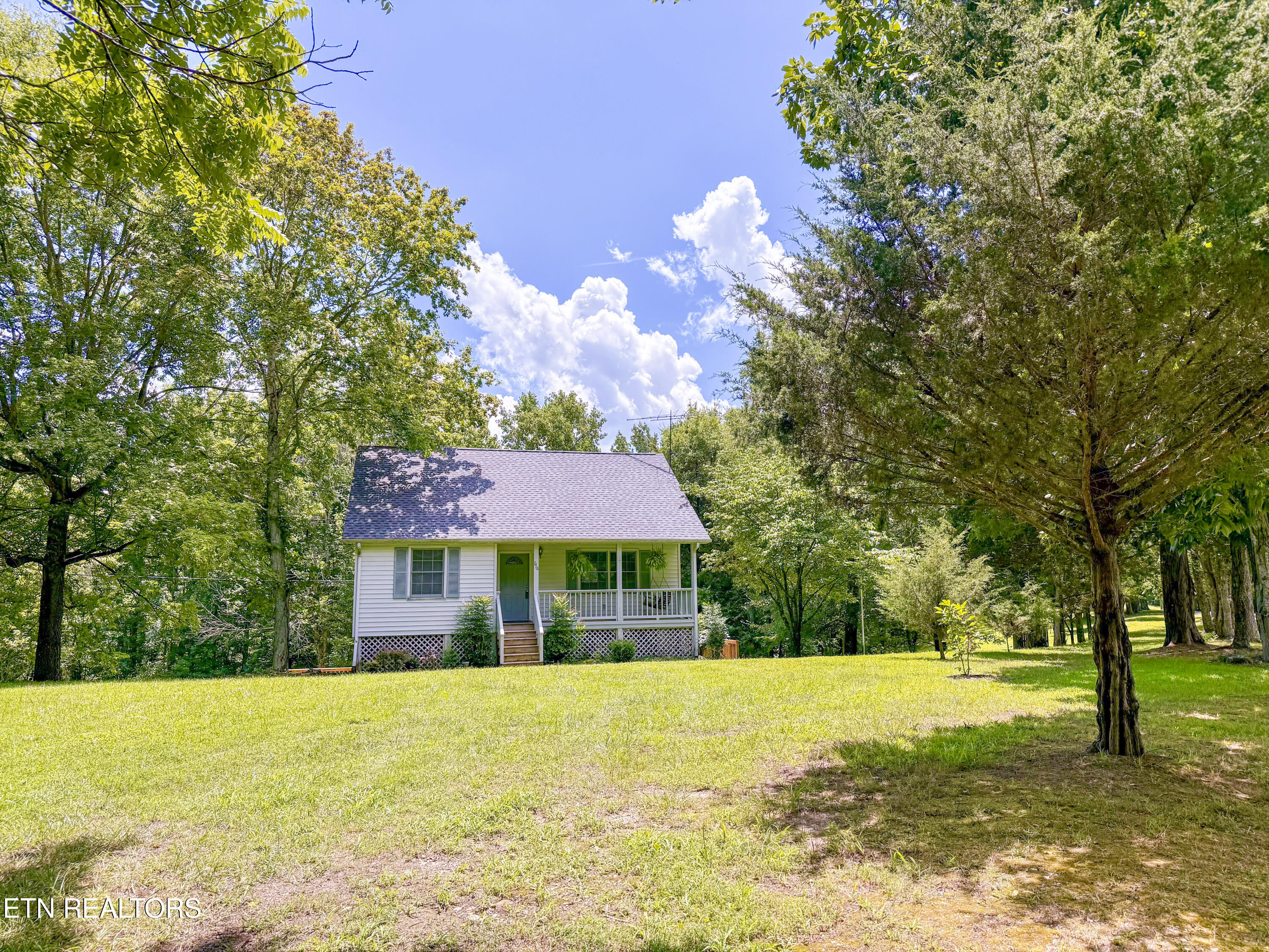 676 Sunny Point Road Baxter, TN 38544 - Photo 2 of 38 Front of House