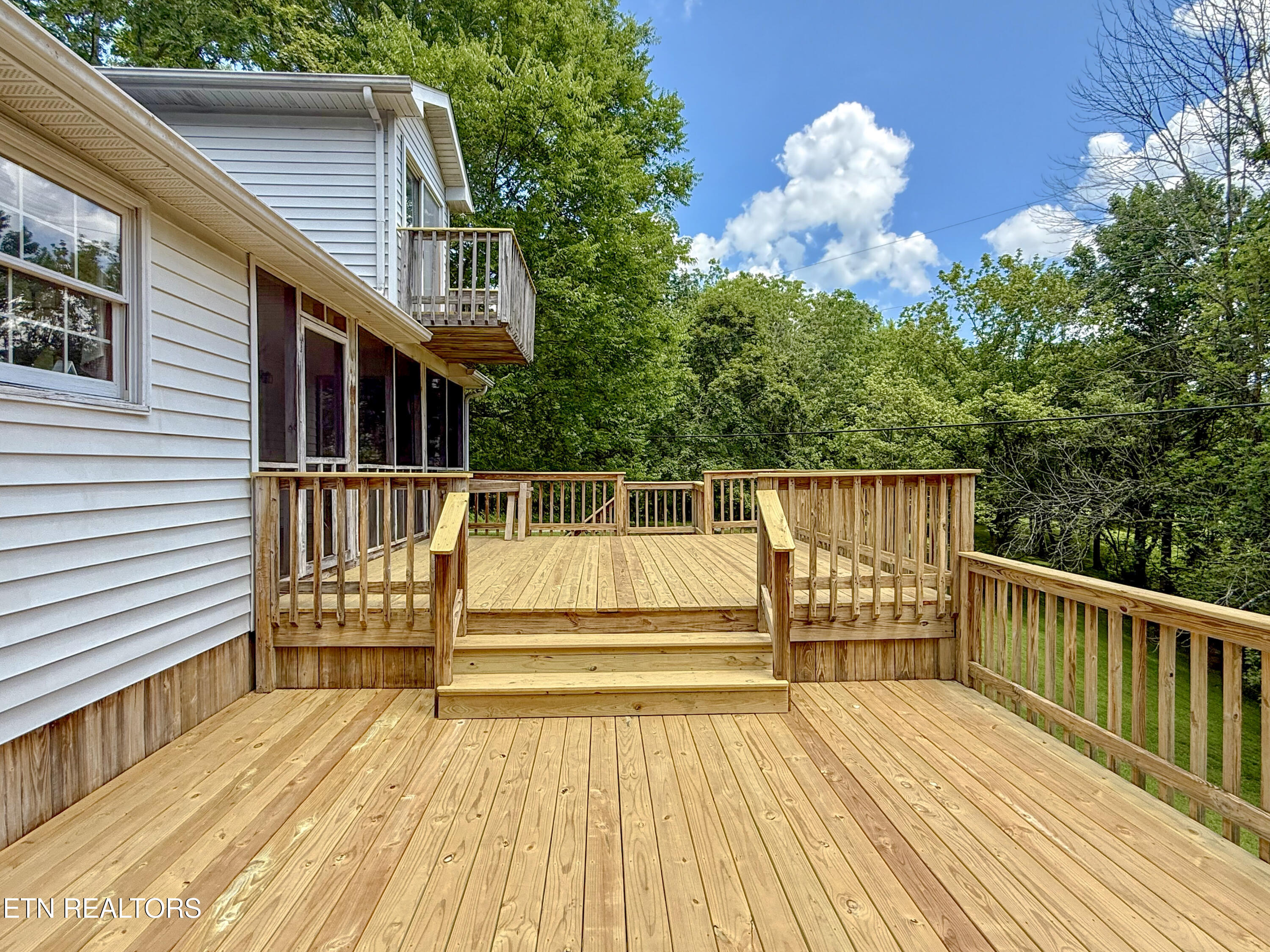 676 Sunny Point Road Baxter, TN 38544 - Photo 26 of 38 Deck
