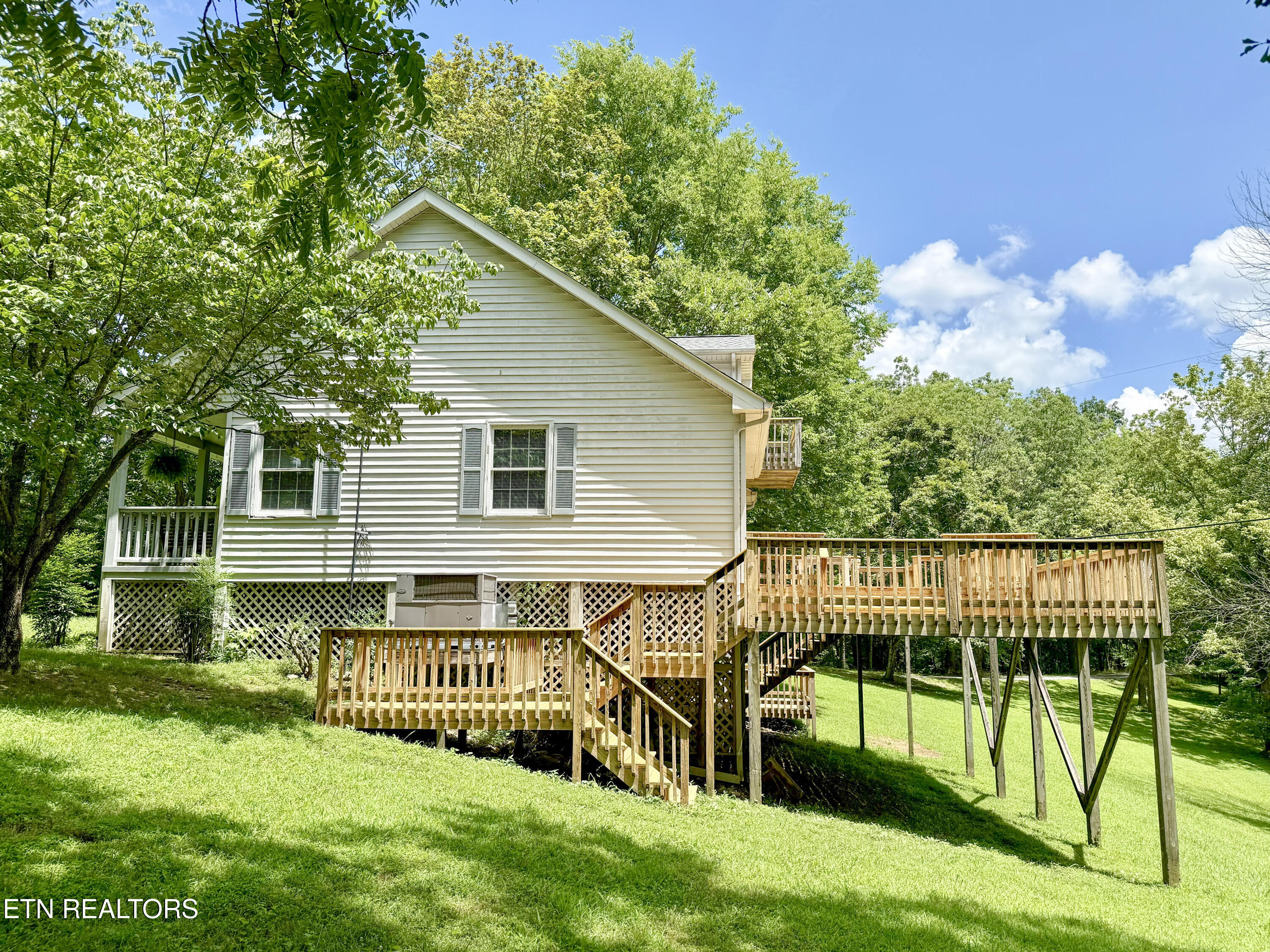 676 Sunny Point Road Baxter, TN 38544 - Photo 5 of 38 Deck View