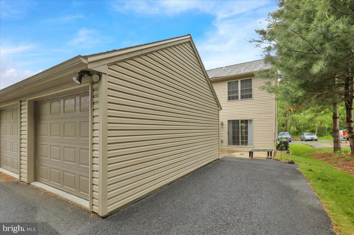 368 Granite Street Lebanon, PA 17042 - Photo 5 of 26 1 Car Garage & Off Street Parking