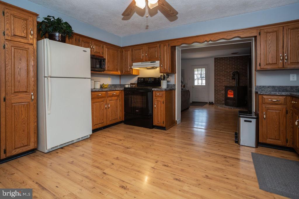 1827 Johnson Road Chambersburg, PA 17202 - Photo 11 of 37 Gallery Image 11