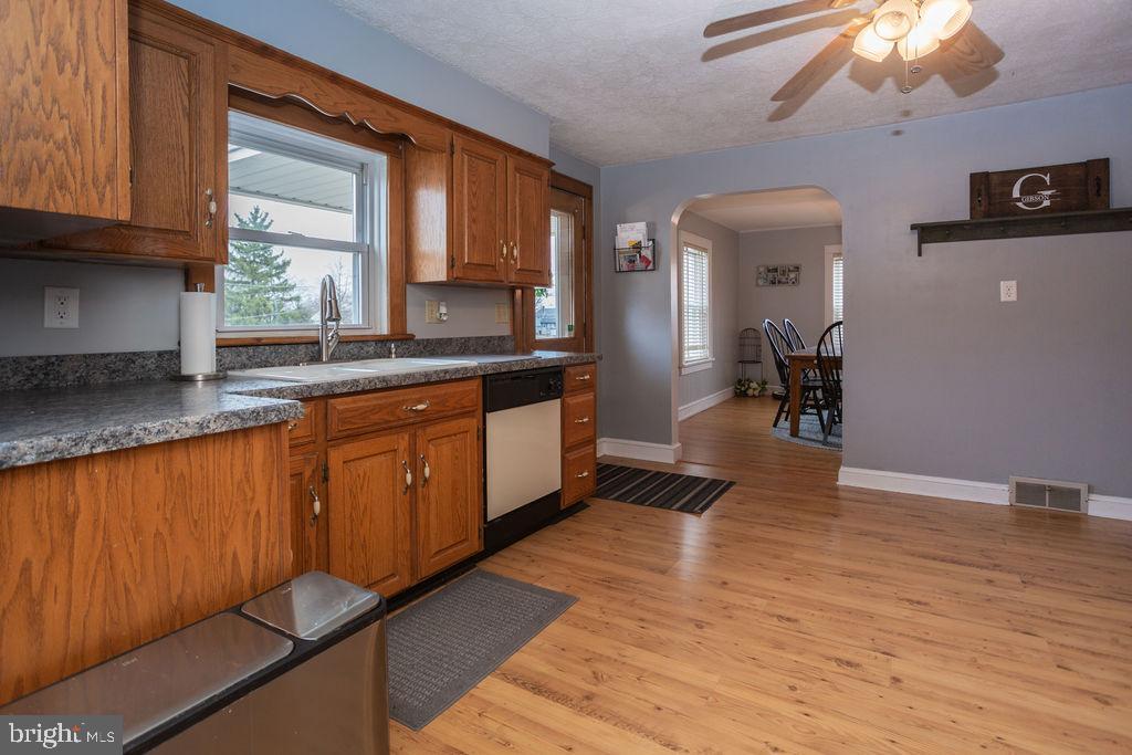 1827 Johnson Road Chambersburg, PA 17202 - Photo 9 of 37 Gallery Image 9