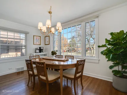 $700,000 | 740 South Ashland Avenue, La Grange, IL 60525