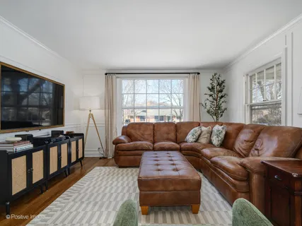 $700,000 | 740 South Ashland Avenue, La Grange, IL 60525