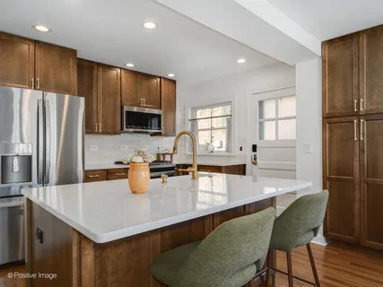 $700,000 | 740 South Ashland Avenue, La Grange, IL 60525