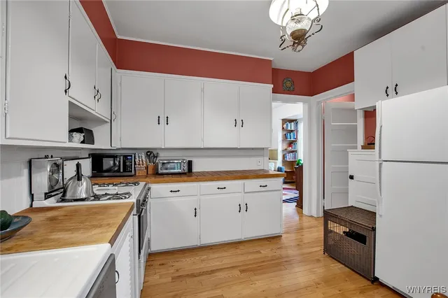 $589,900 | 704 Auburn Avenue, Buffalo, NY 14222