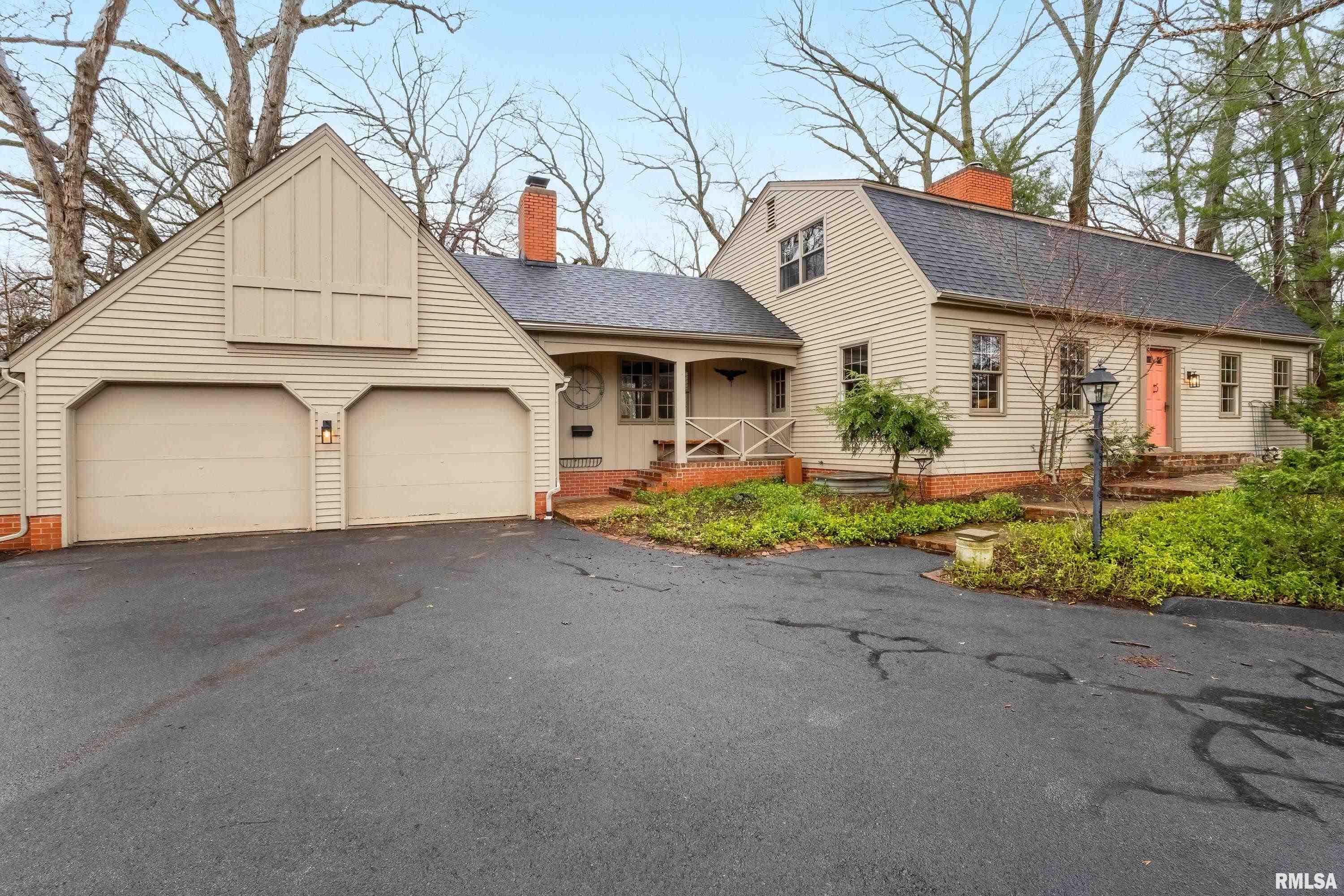 2221 Forest Road Davenport, IA 52803 - Photo 1 of 43 Gallery Image 1