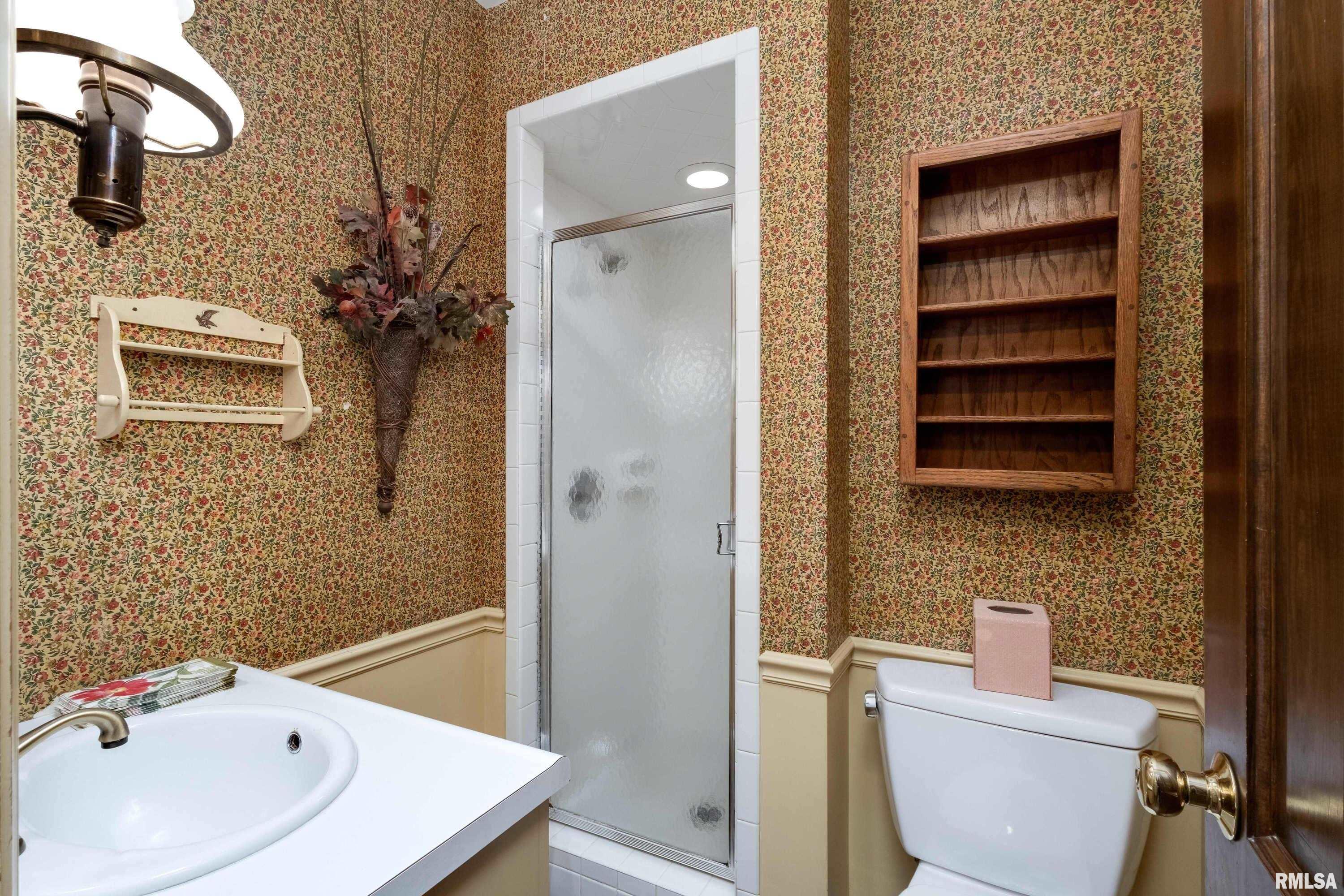 2221 Forest Road Davenport, IA 52803 - Photo 13 of 43 Gallery Image 13