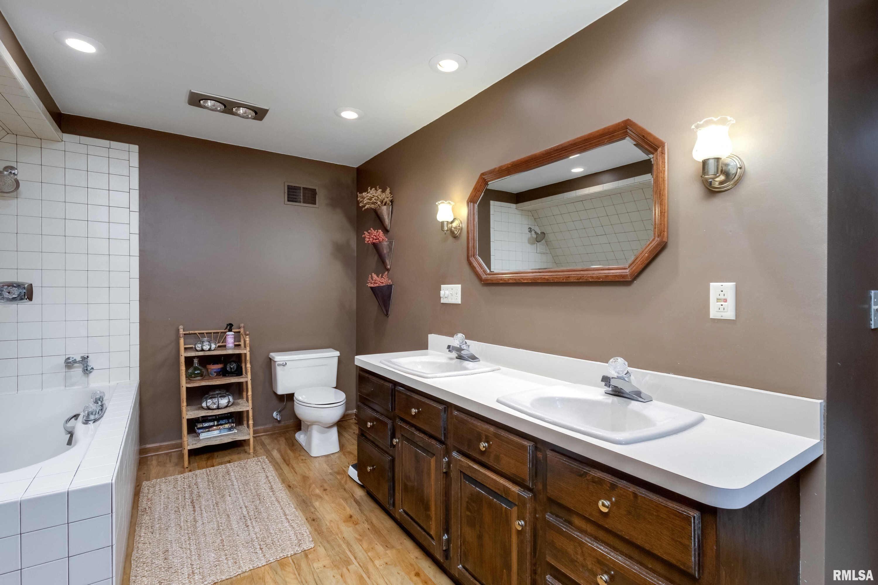 2221 Forest Road Davenport, IA 52803 - Photo 30 of 43 Gallery Image 30