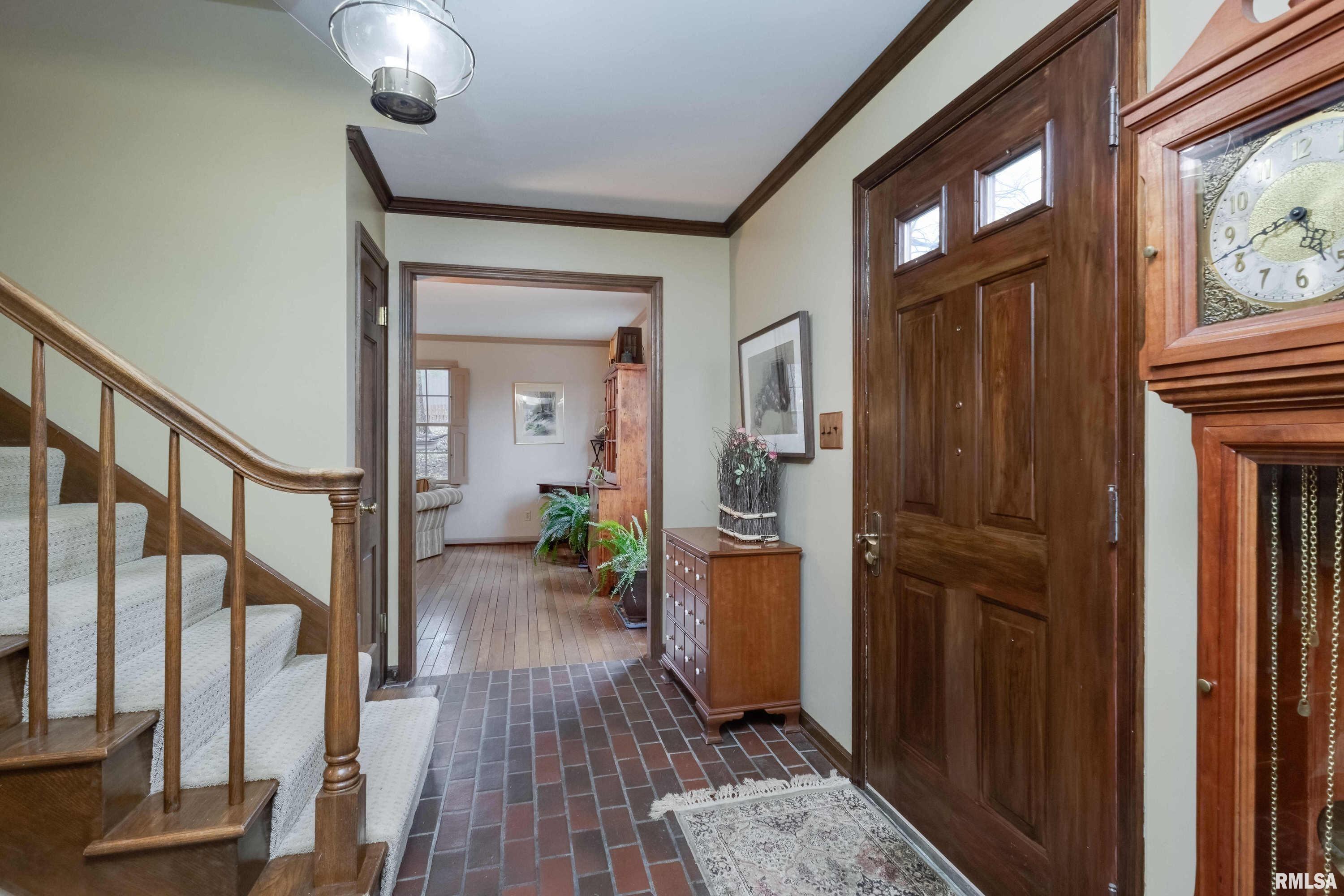 2221 Forest Road Davenport, IA 52803 - Photo 4 of 43 Gallery Image 4