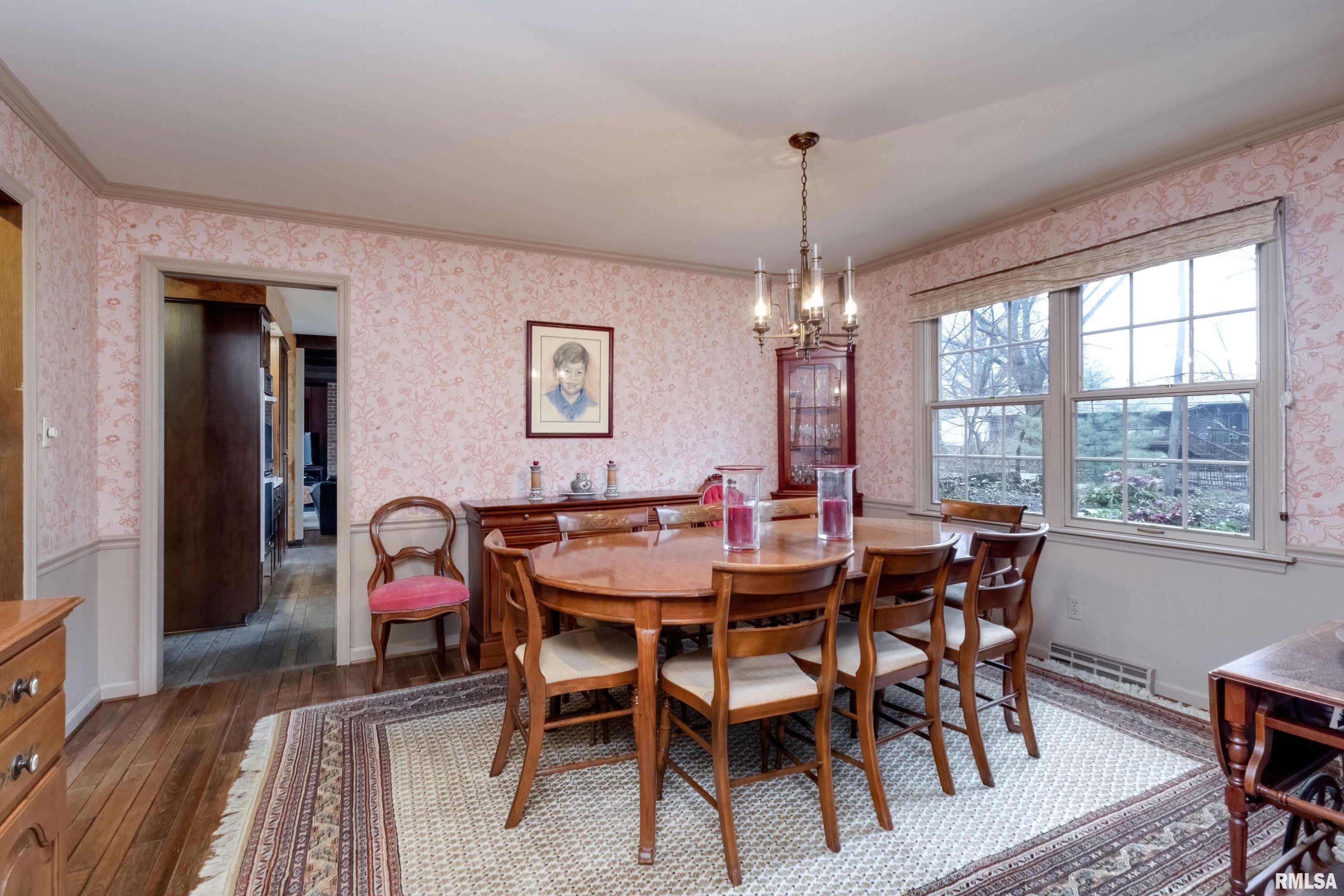 2221 Forest Road Davenport, IA 52803 - Photo 9 of 43 Gallery Image 9