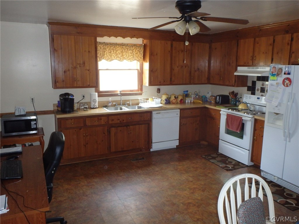17330 Loving Union Road Disputanta, VA 23842 - Photo 5 of 13