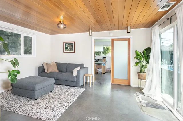 $1,685,000 | 301 South Sunset Canyon Drive, Burbank, CA 91501