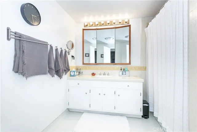 $1,685,000 | 301 South Sunset Canyon Drive, Burbank, CA 91501