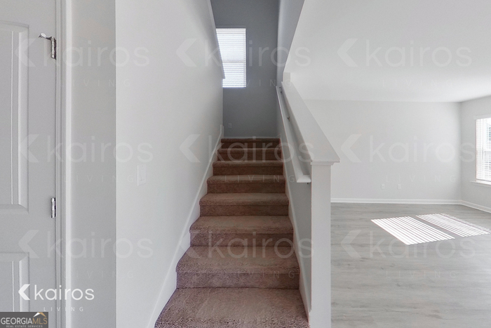 18 Duluth Drive Brunswick, GA 31525 - Photo 12 of 26 a view of entryway