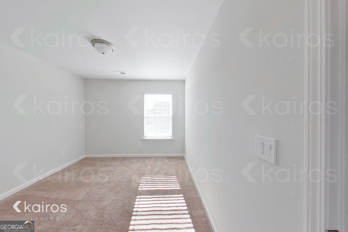 18 Duluth Drive Brunswick, GA 31525 - Photo 18 of 26 a view of a room that has a window