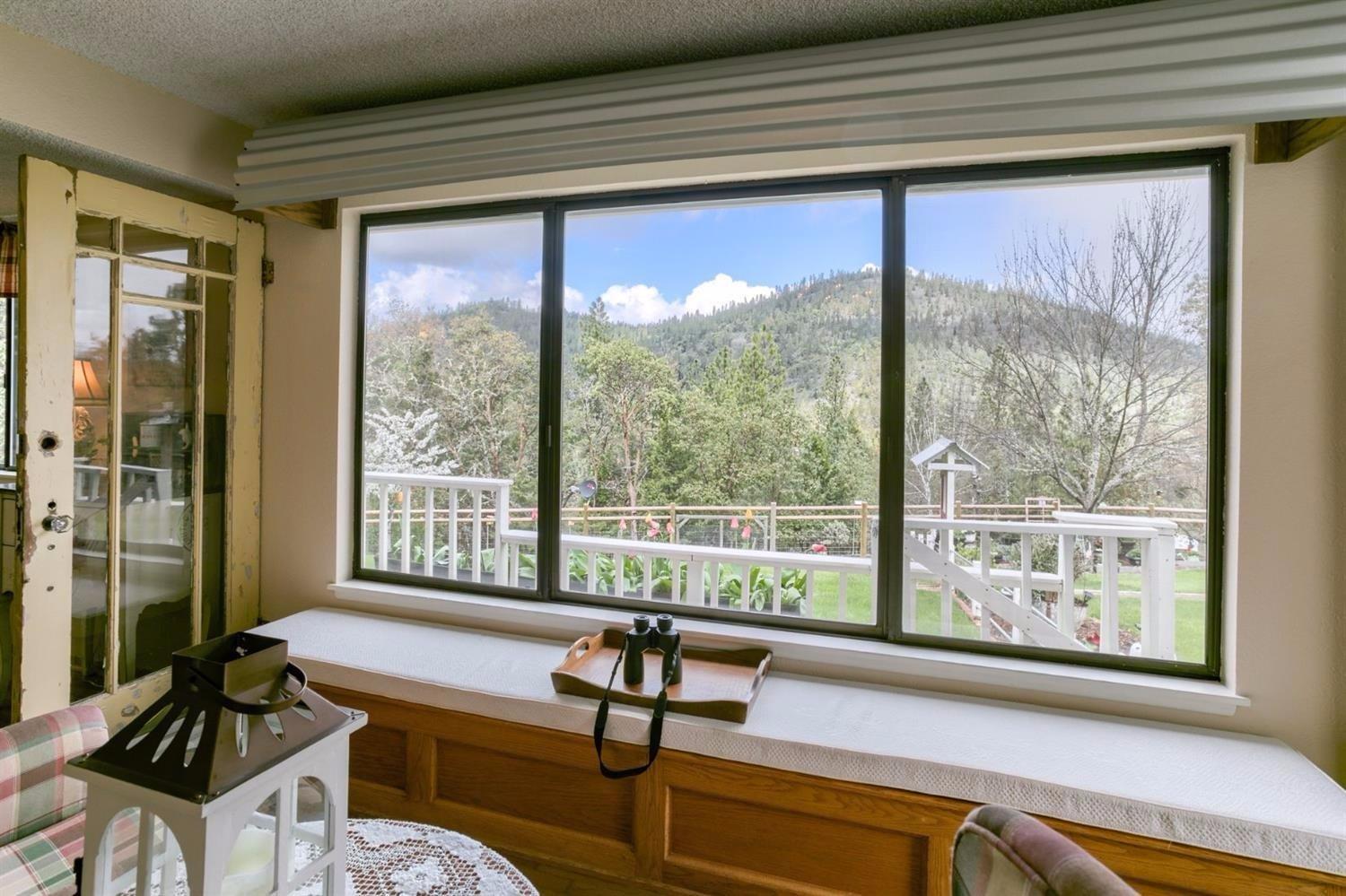 555 Keen Road Grants Pass, OR 97527 - Photo 5 of 35 "The View!"