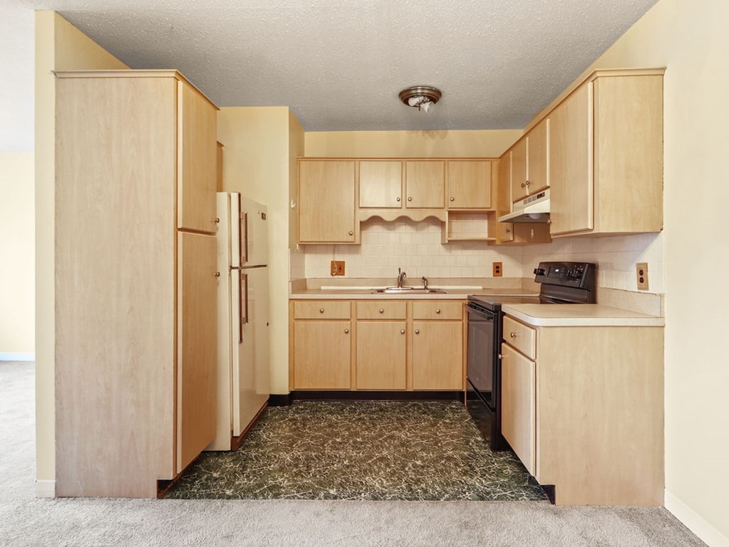 69 Nicholas Road, Unit 69I Framingham, MA 01701 - Photo 3 of 9 Gallery Image 3