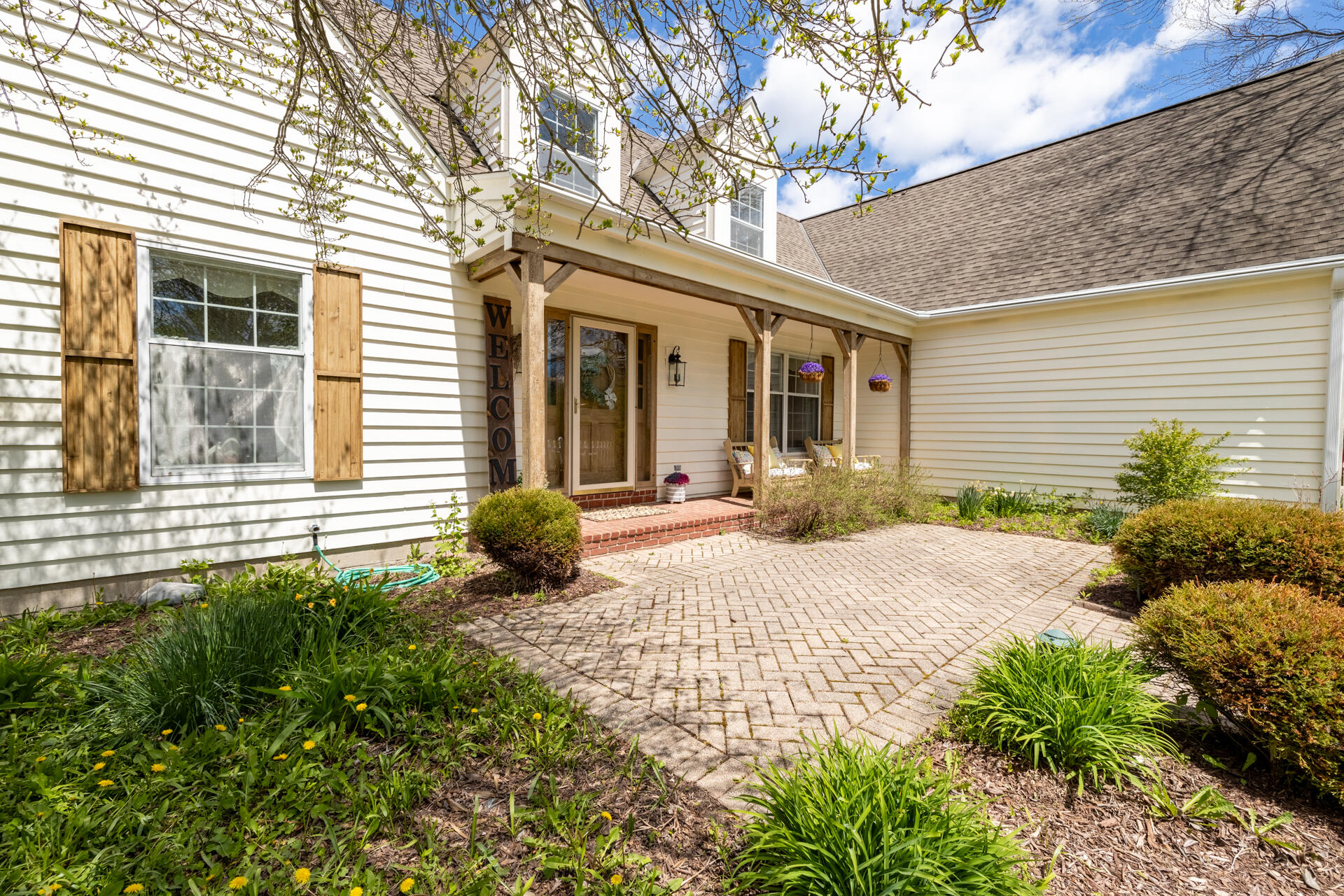 3000 Highland Road Mequon, WI 53097 - Photo 38 of 50 Adorable Front Porch