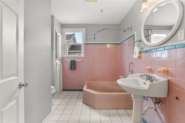 $2,500 | 5652 General Haig Street, New Orleans, LA 70124