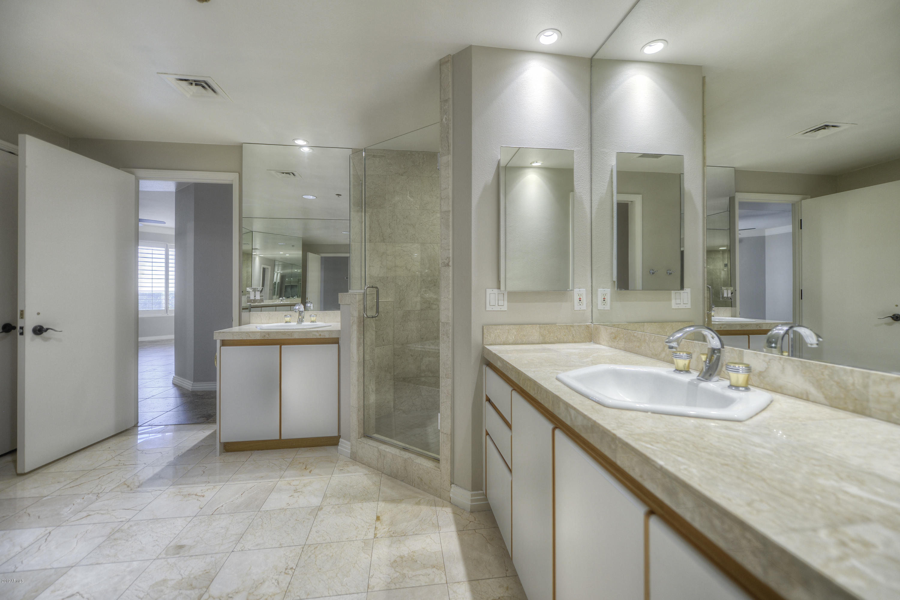 1040 East Osborn Road, Unit 603 Phoenix, AZ 85014 - Photo 13 of 42 018_Primary Bath II