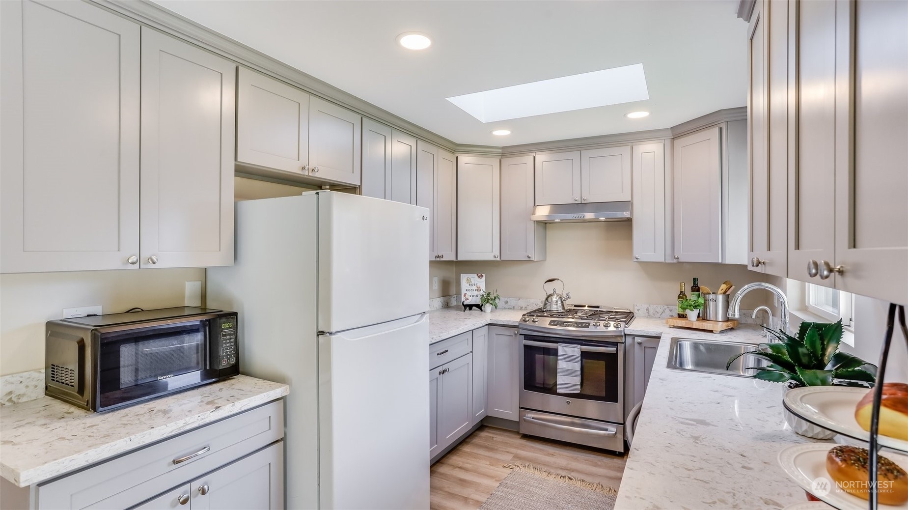 17025 124th Avenue Southeast Renton, WA 98058 - Photo 11 of 33 Gallery Image 11