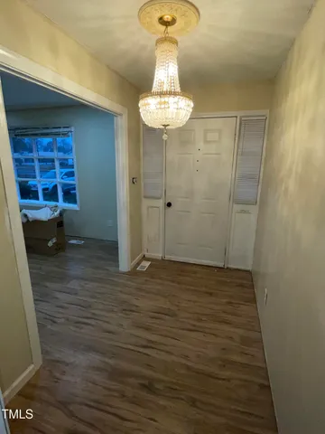 a picture of a black and white photo