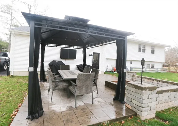 $669,900 | 56 Titicut Road, Raynham, MA 02767